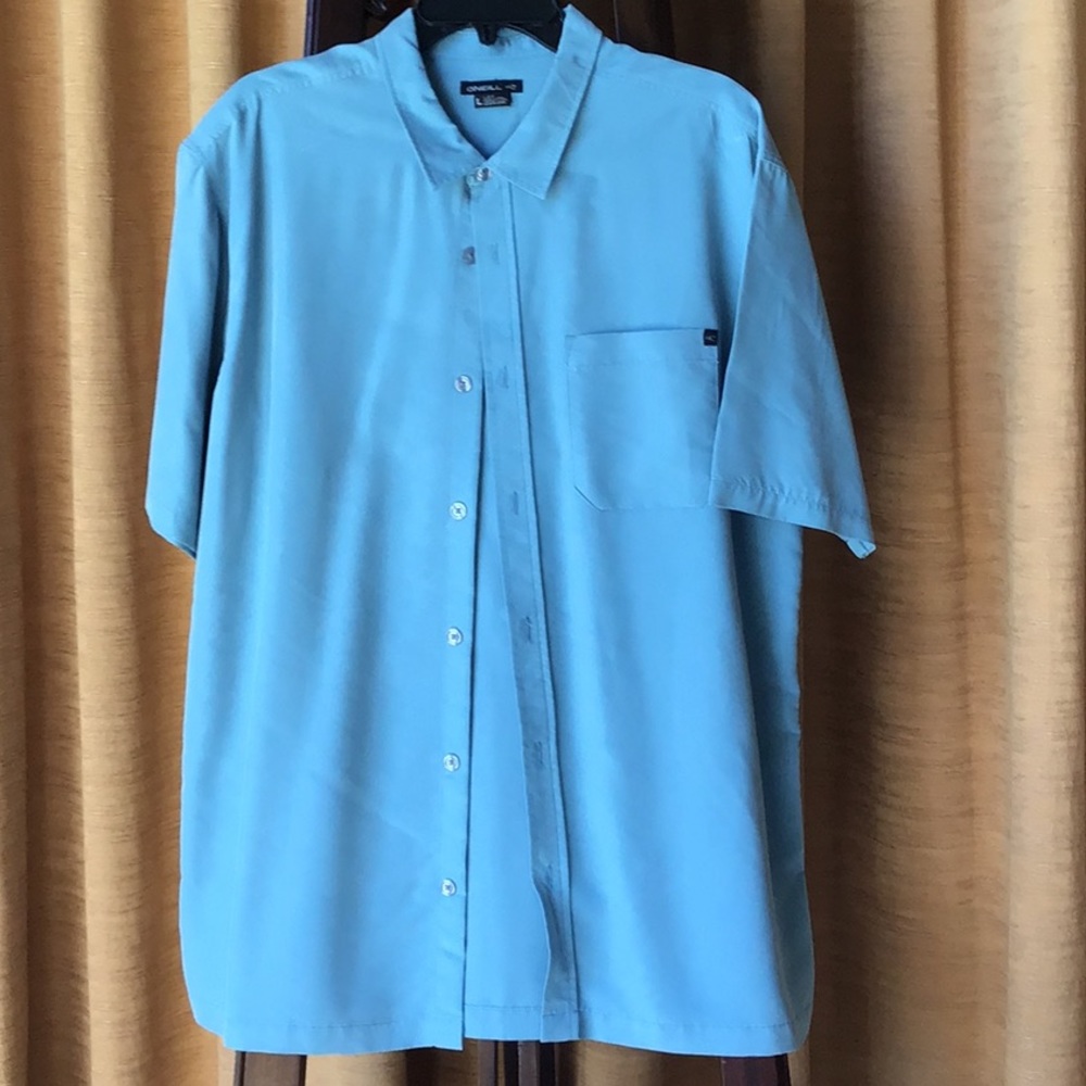 O’NEILL button down.